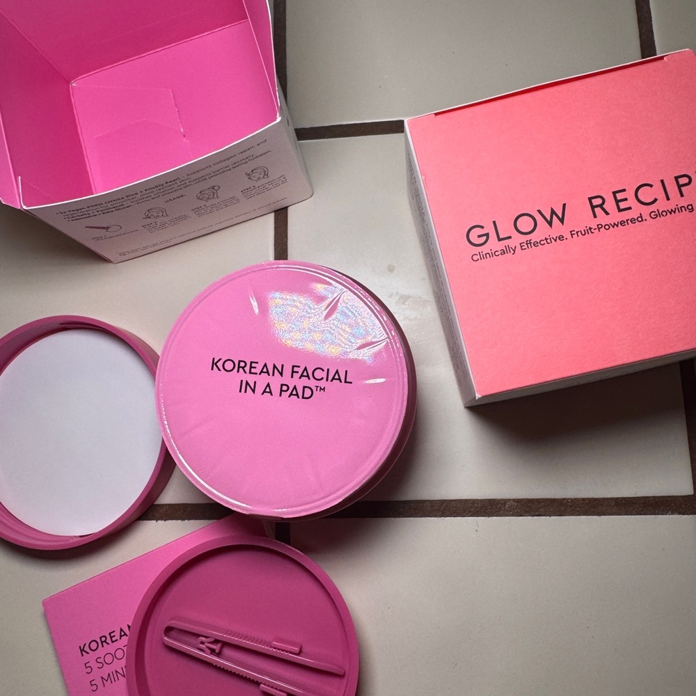 Glow Recipe -Boosting Exfoliating Pads